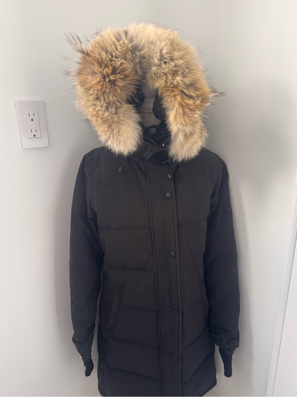 Black Women’s Insulated Parka with Fur-Trim Hood